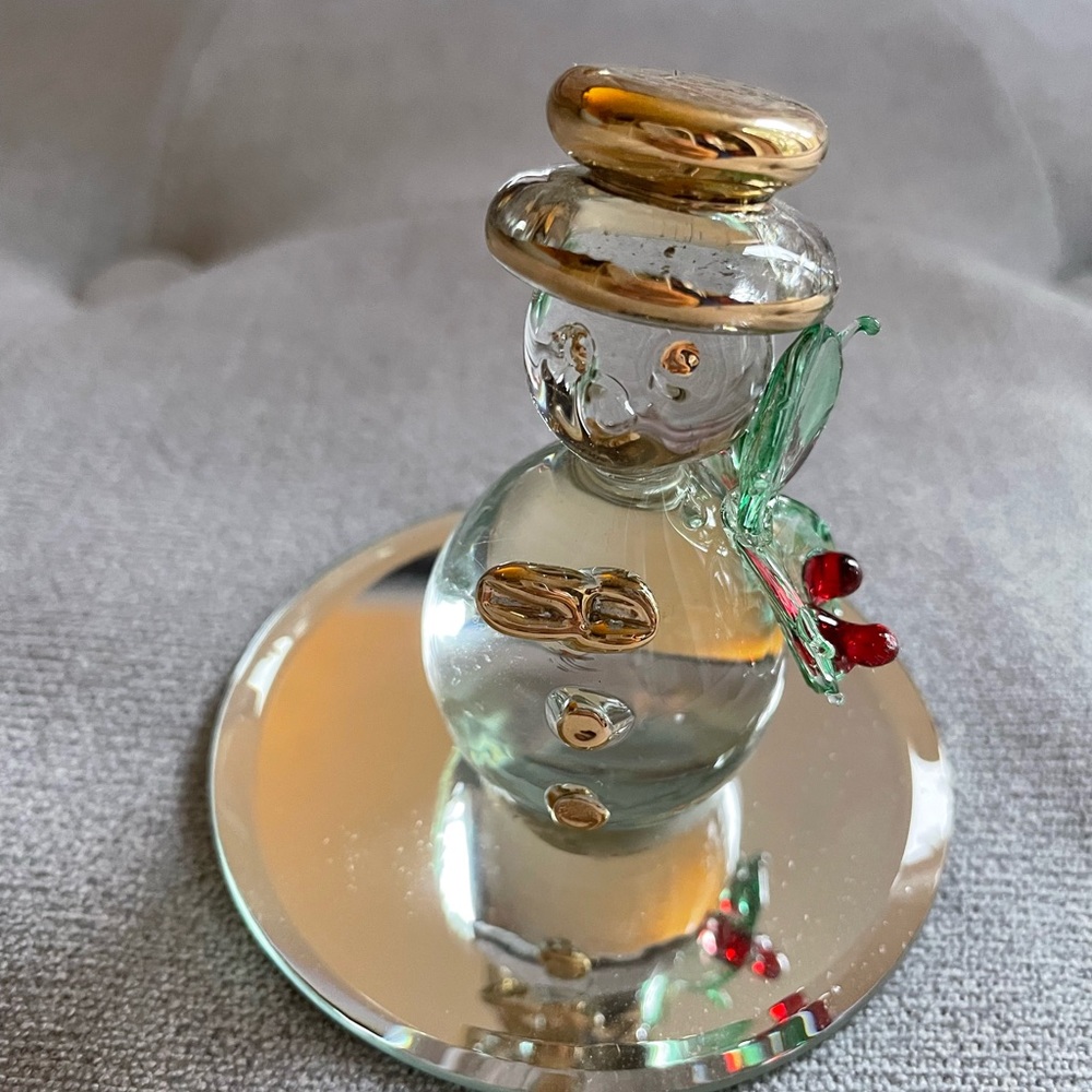 brand new snowman with mistletoe & gold details  Glass Crystal Display Keepsake